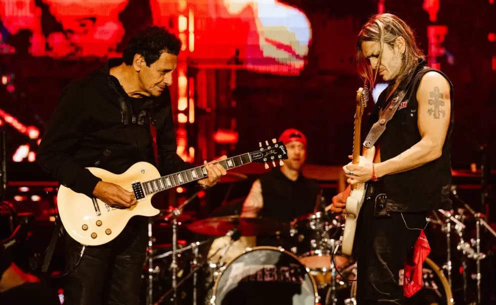 Airbag sacudió el Monumental con un concierto épico bajo la&nbsp;lluvia